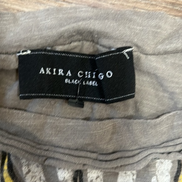 Akira graphic crop top/ Large/ gray - Picture 3 of 4